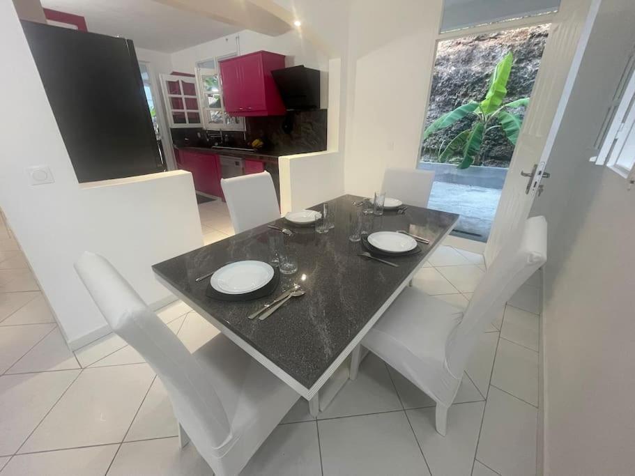 Kay Johanna Les Abymes Exterior foto