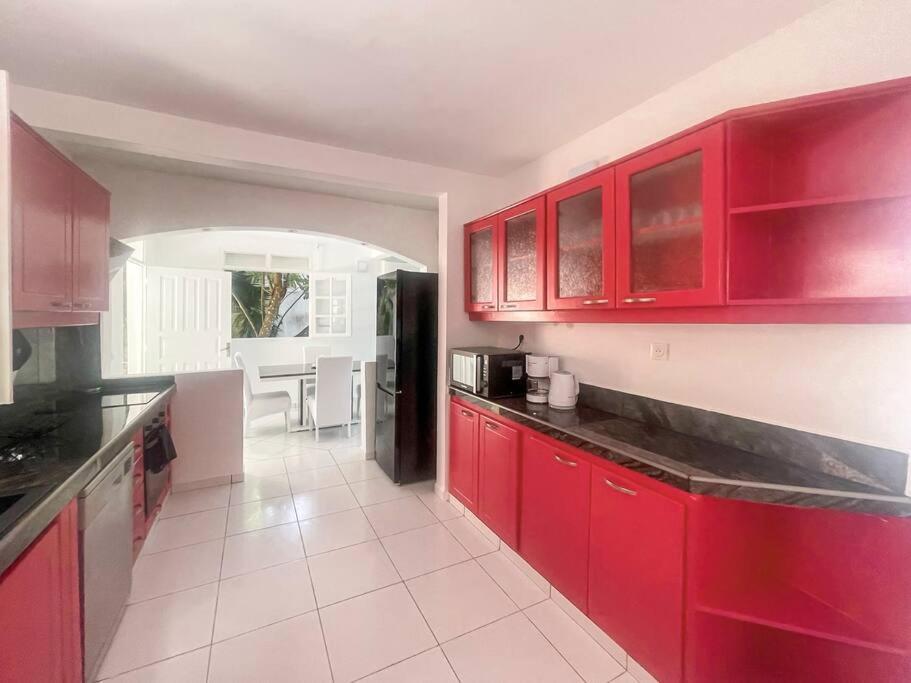 Kay Johanna Les Abymes Exterior foto